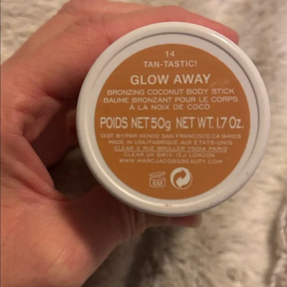 Marc Jacobs Glow Away Coconut Body Stick - Picture 8 of 8